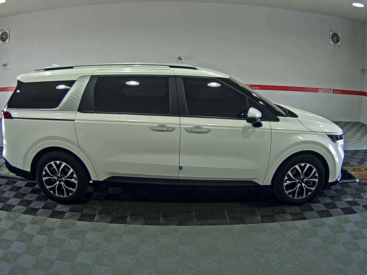2023 - kia carnival