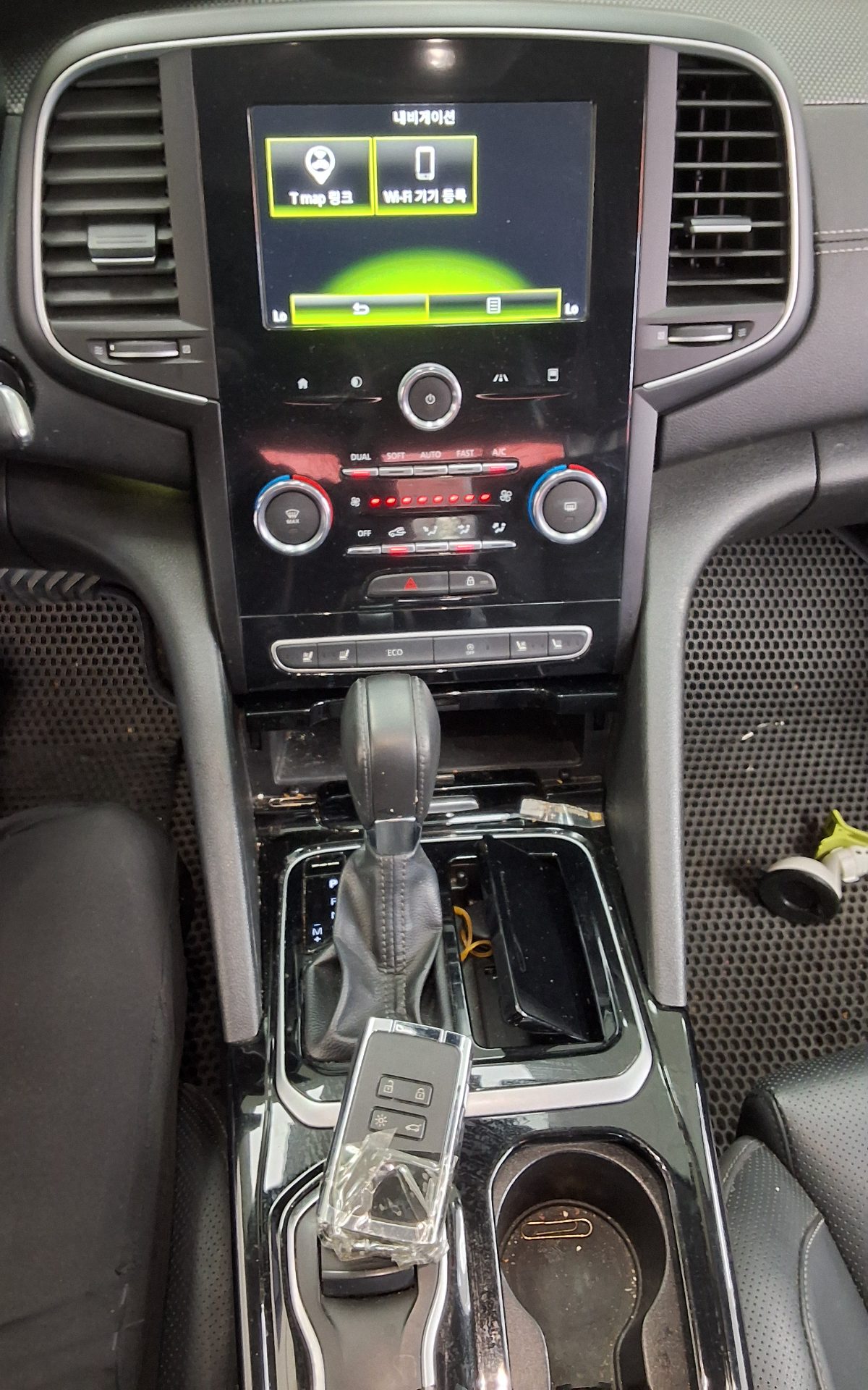 2017 - renault sm6