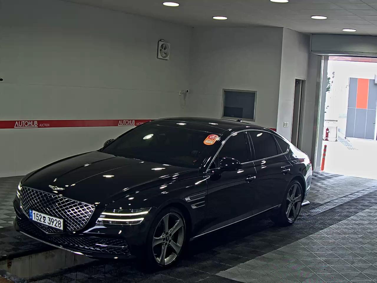 GENESIS G80 BASE MODEL