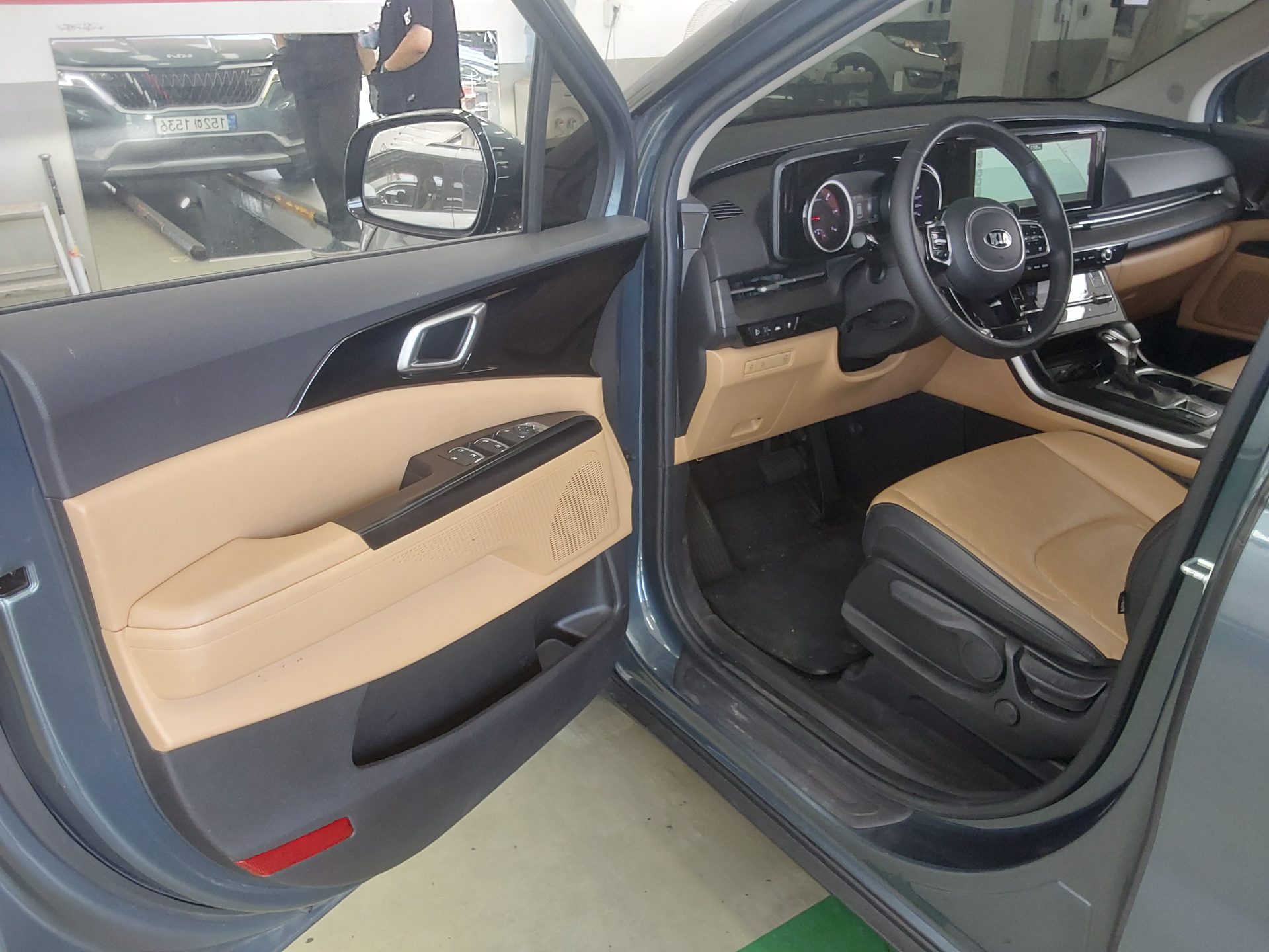 2021 - kia carnival