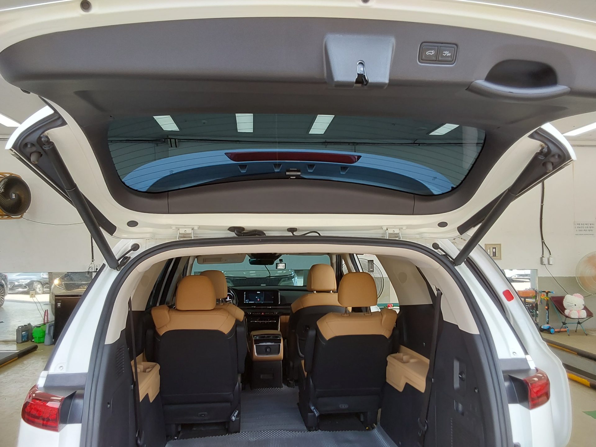 2023 - kia carnival