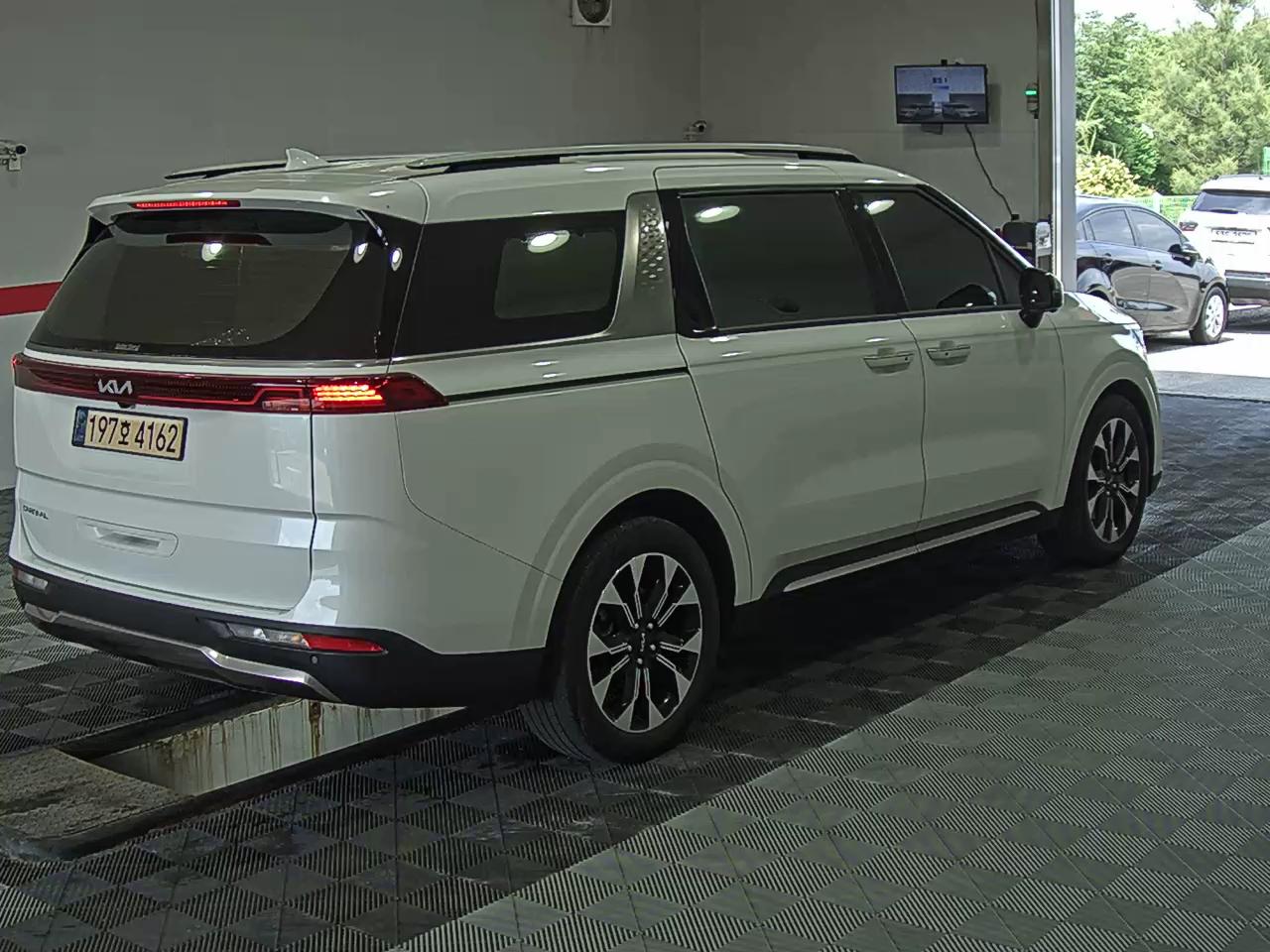 2023 - kia carnival