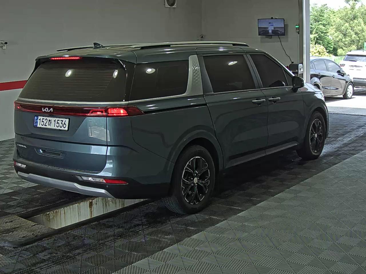 2021 - kia carnival