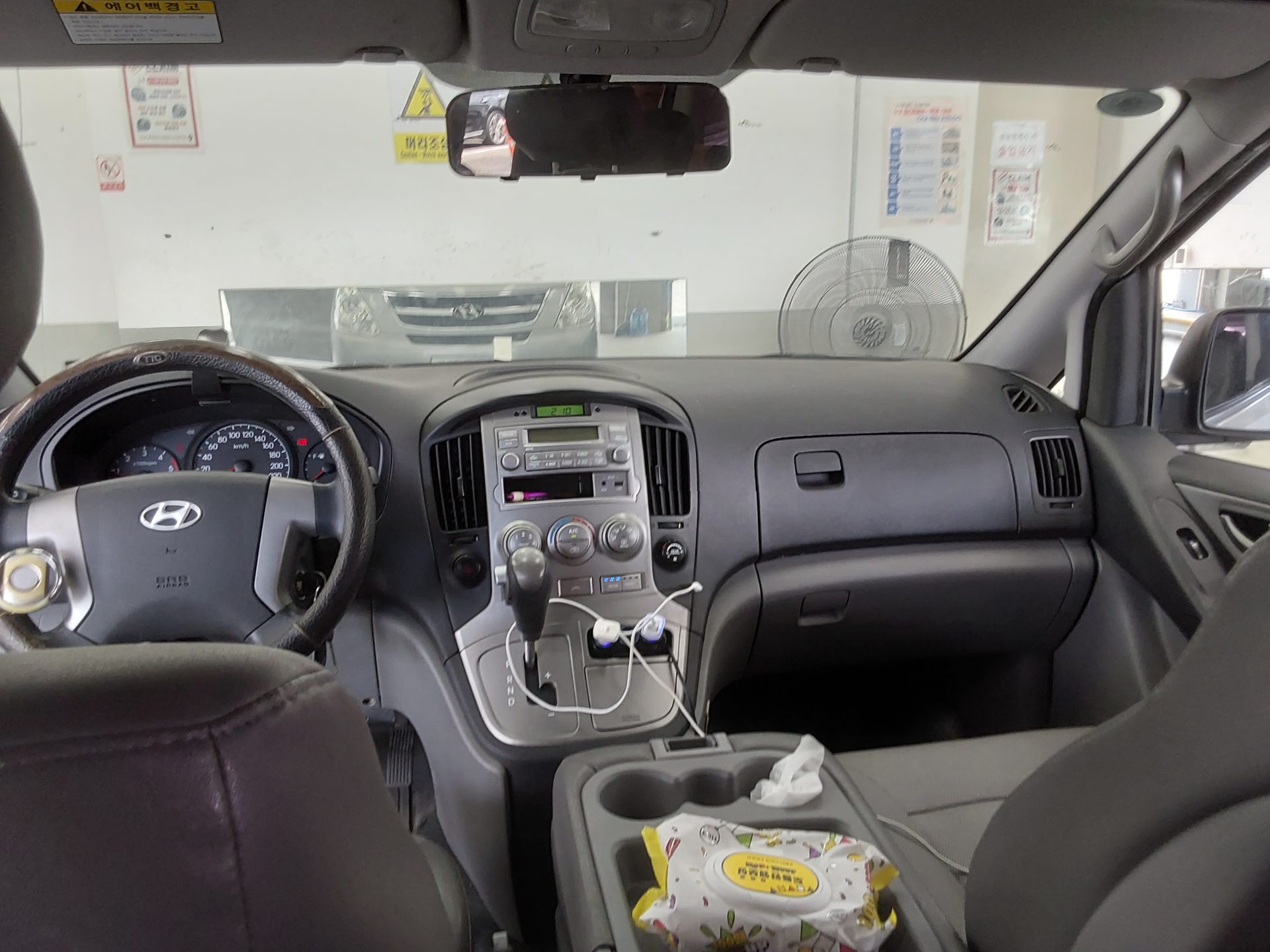 2011 - hyundai grand starex