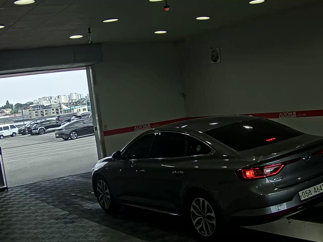 2017 - renault sm6