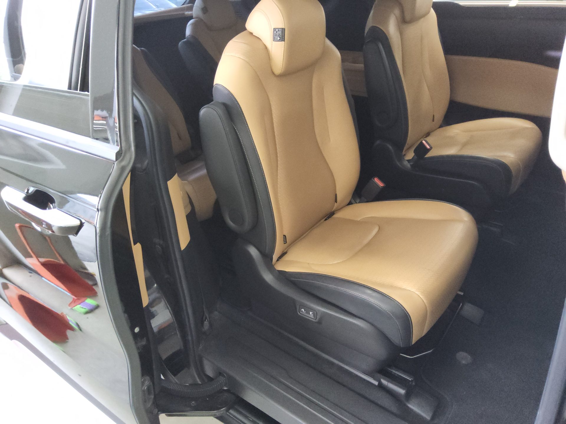 2021 - kia carnival