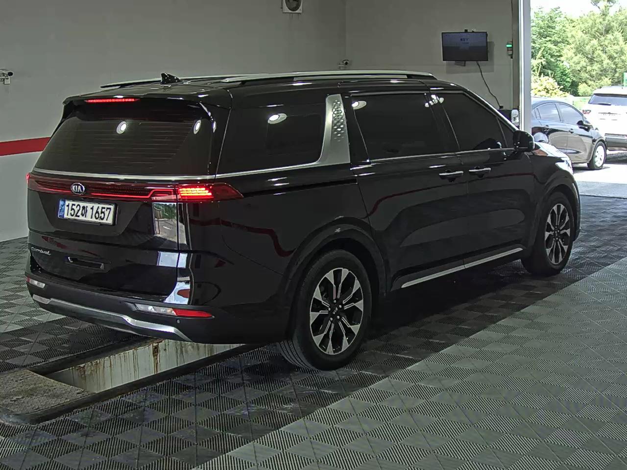 2021 - kia carnival