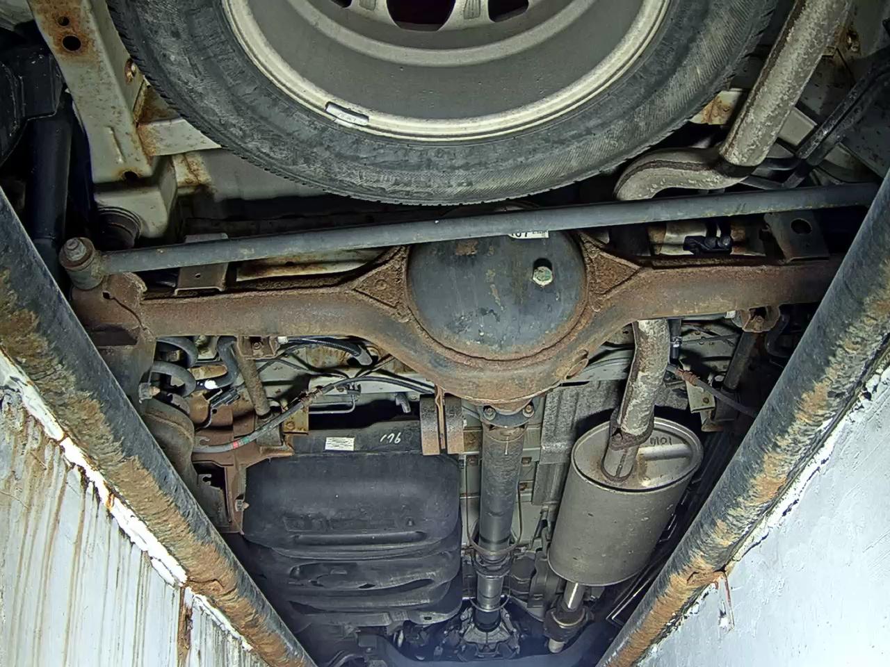 2011 - hyundai grand starex