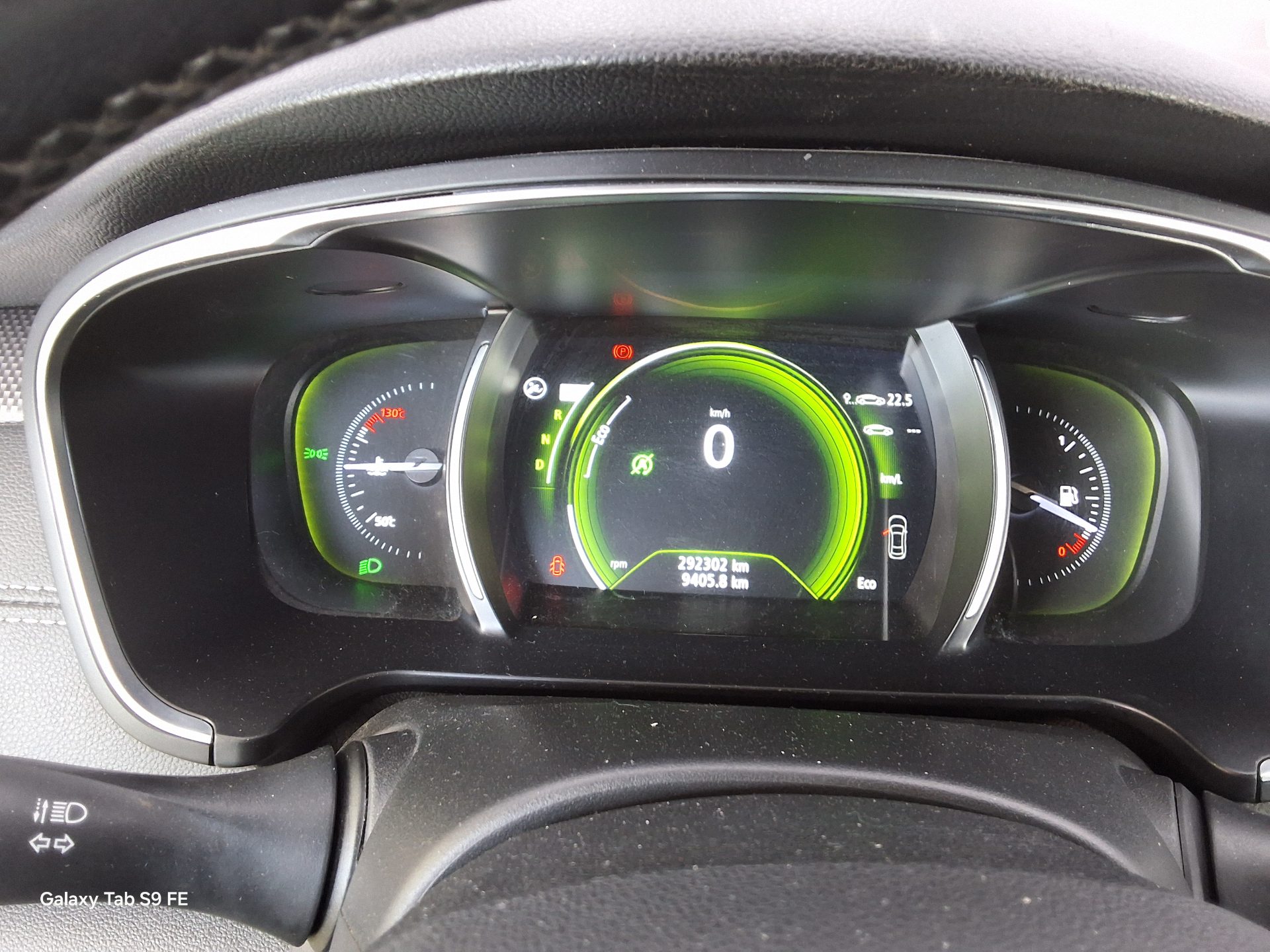 2016 - renault sm6