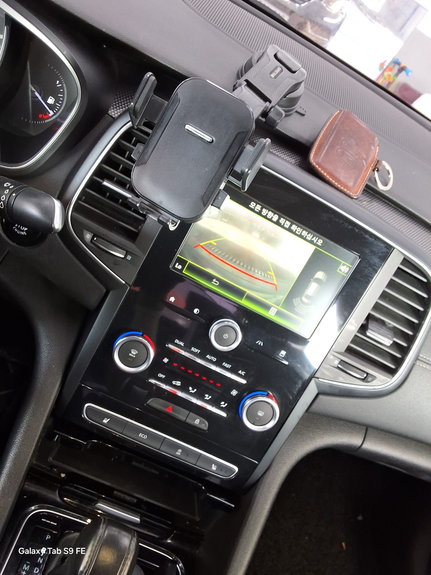 2016 - renault sm6