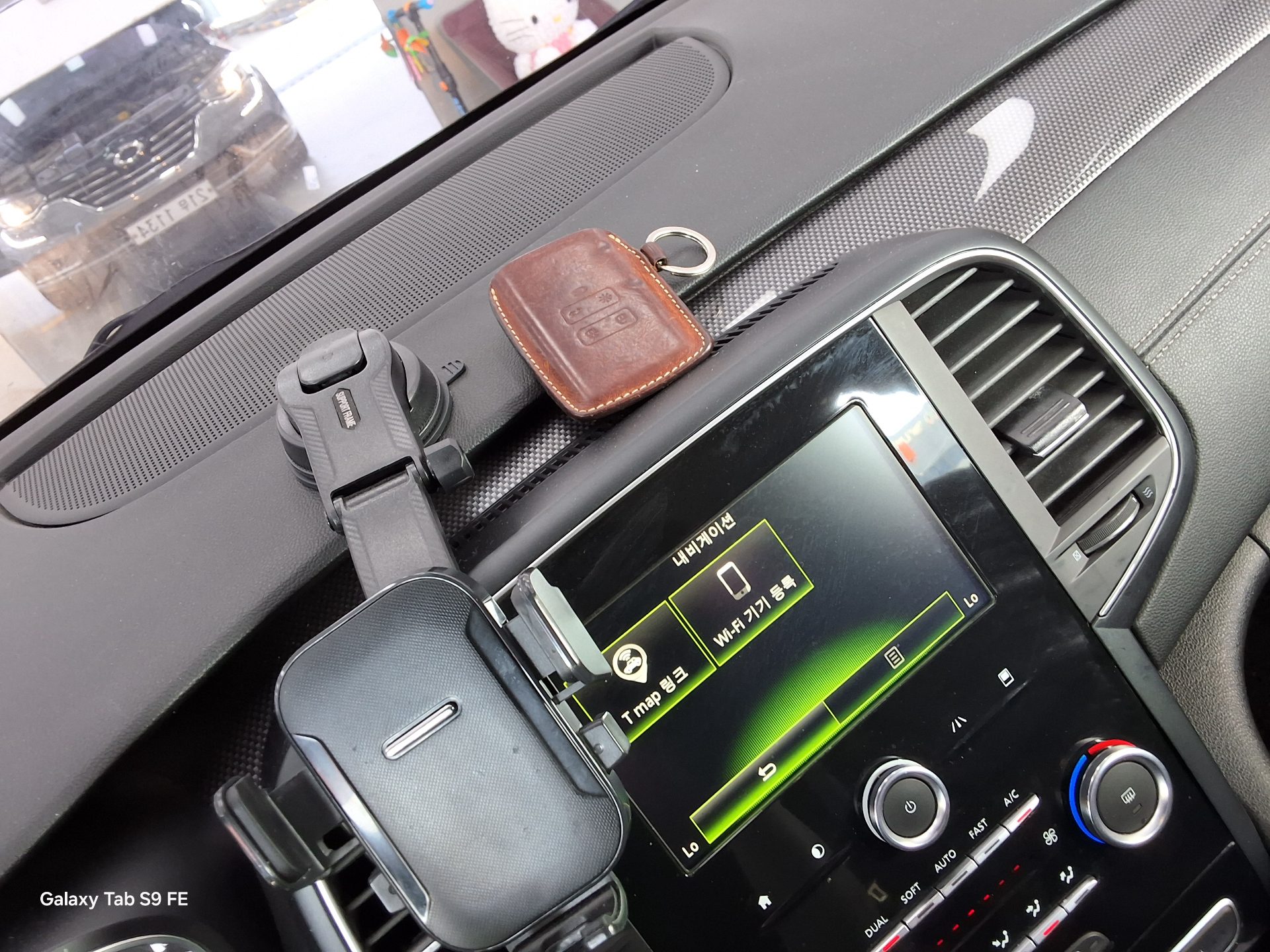 2016 - renault sm6