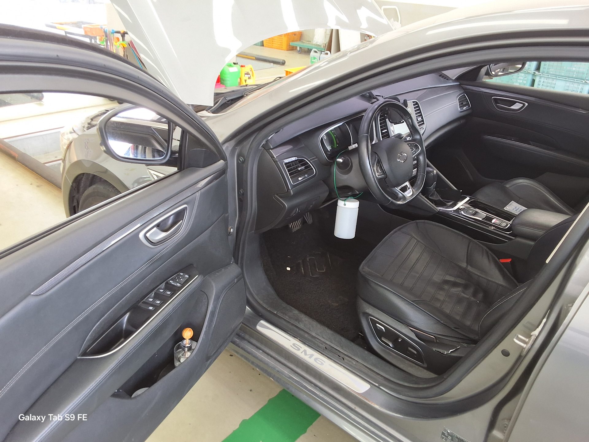 2016 - renault sm6