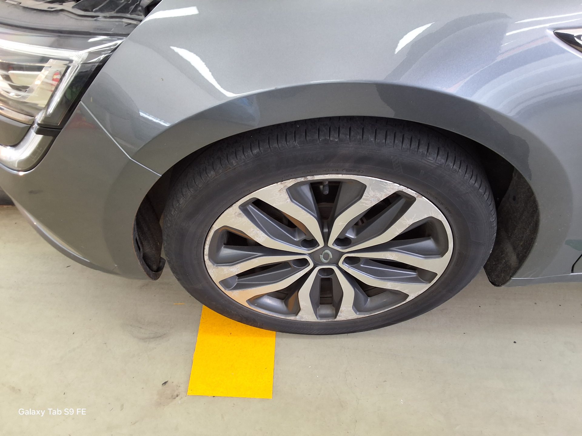 2016 - renault sm6
