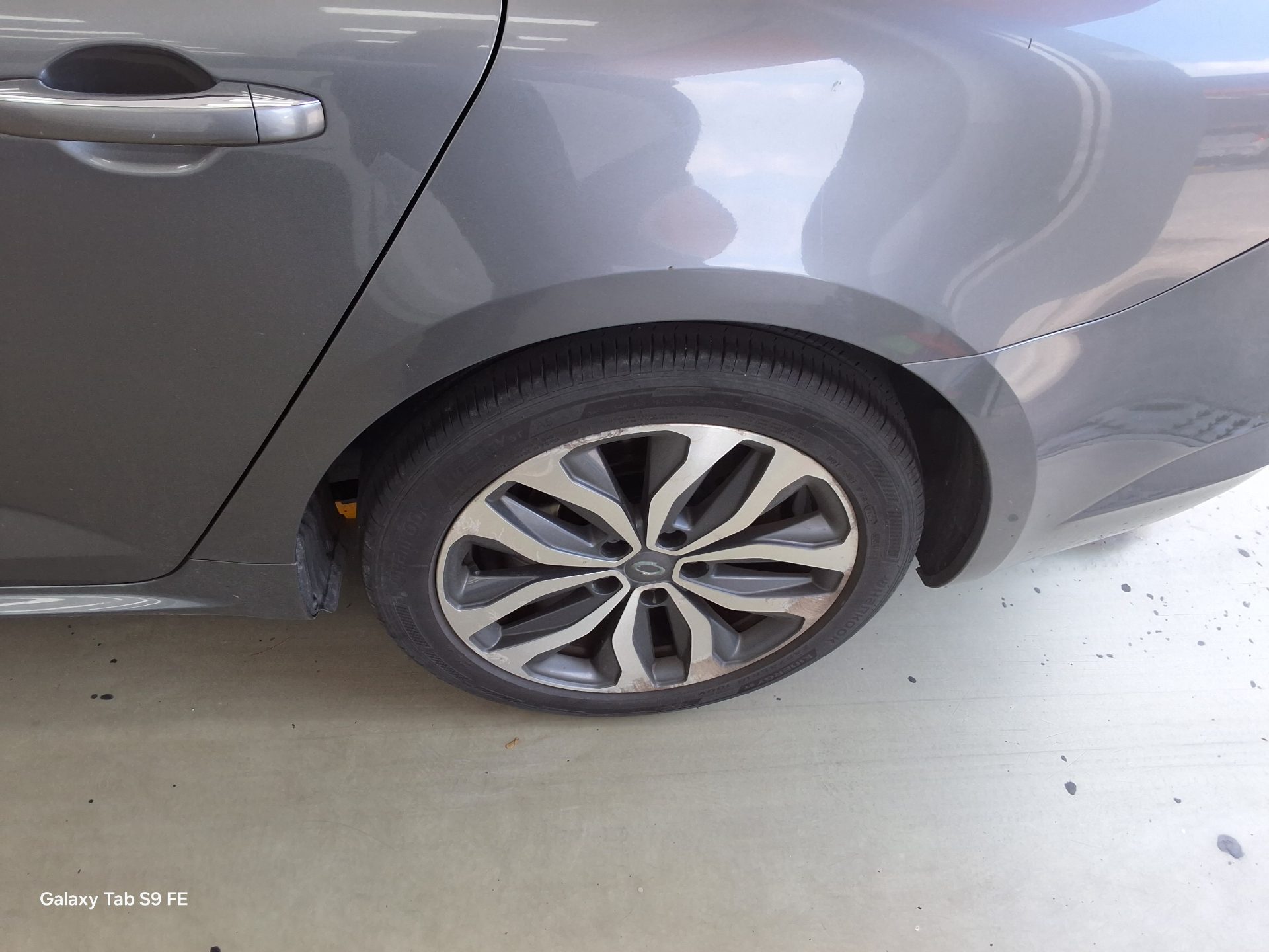 2016 - renault sm6