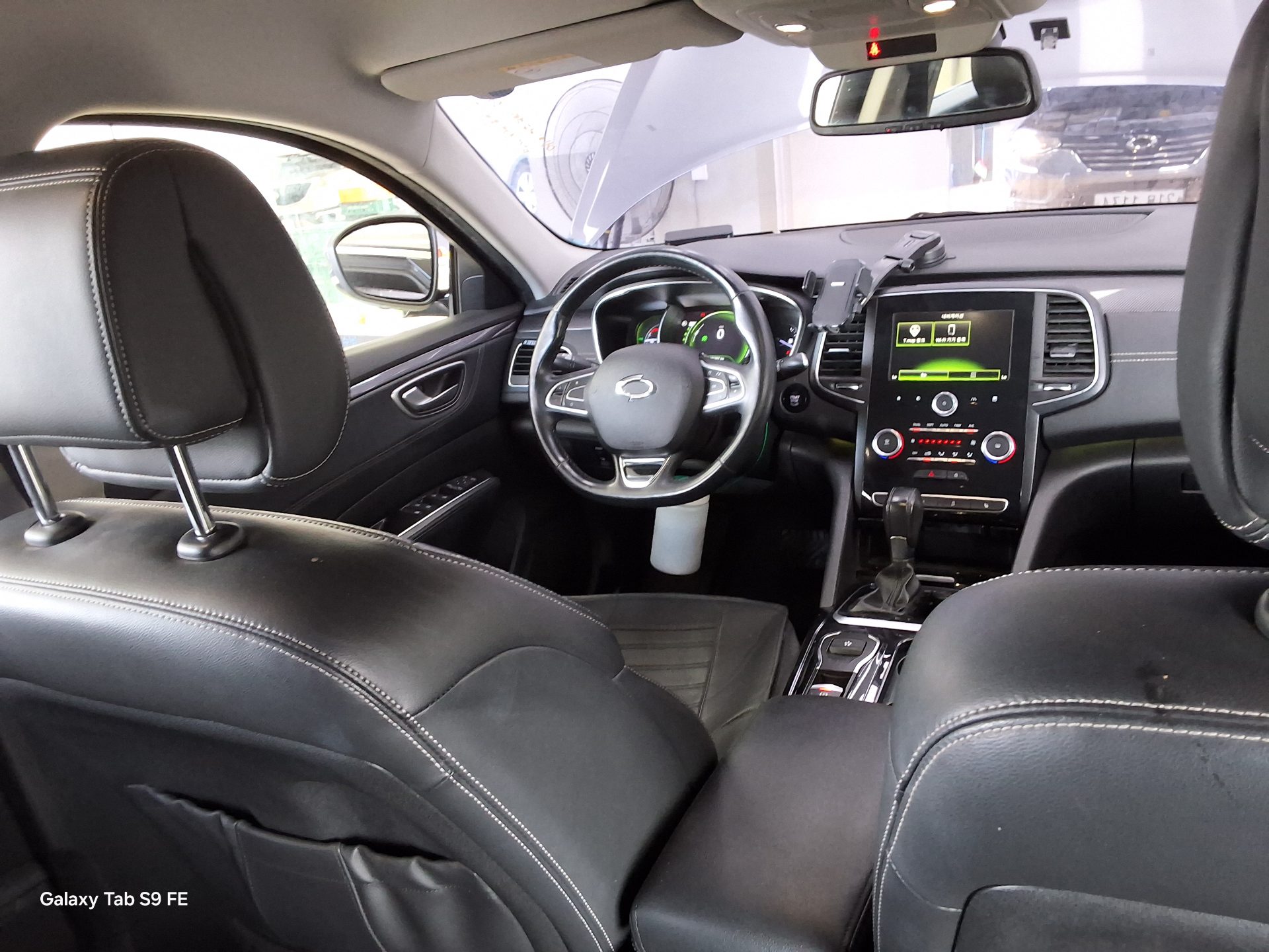2016 - renault sm6