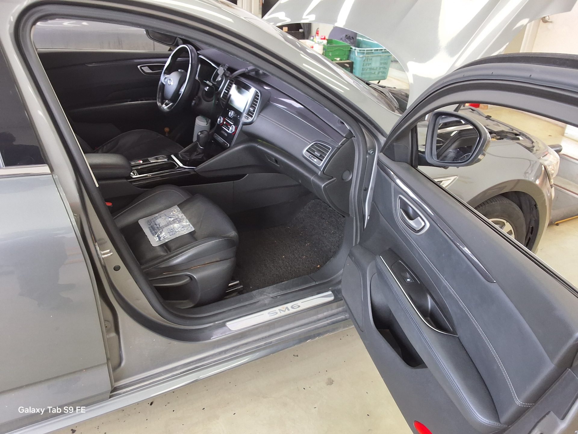 2016 - renault sm6