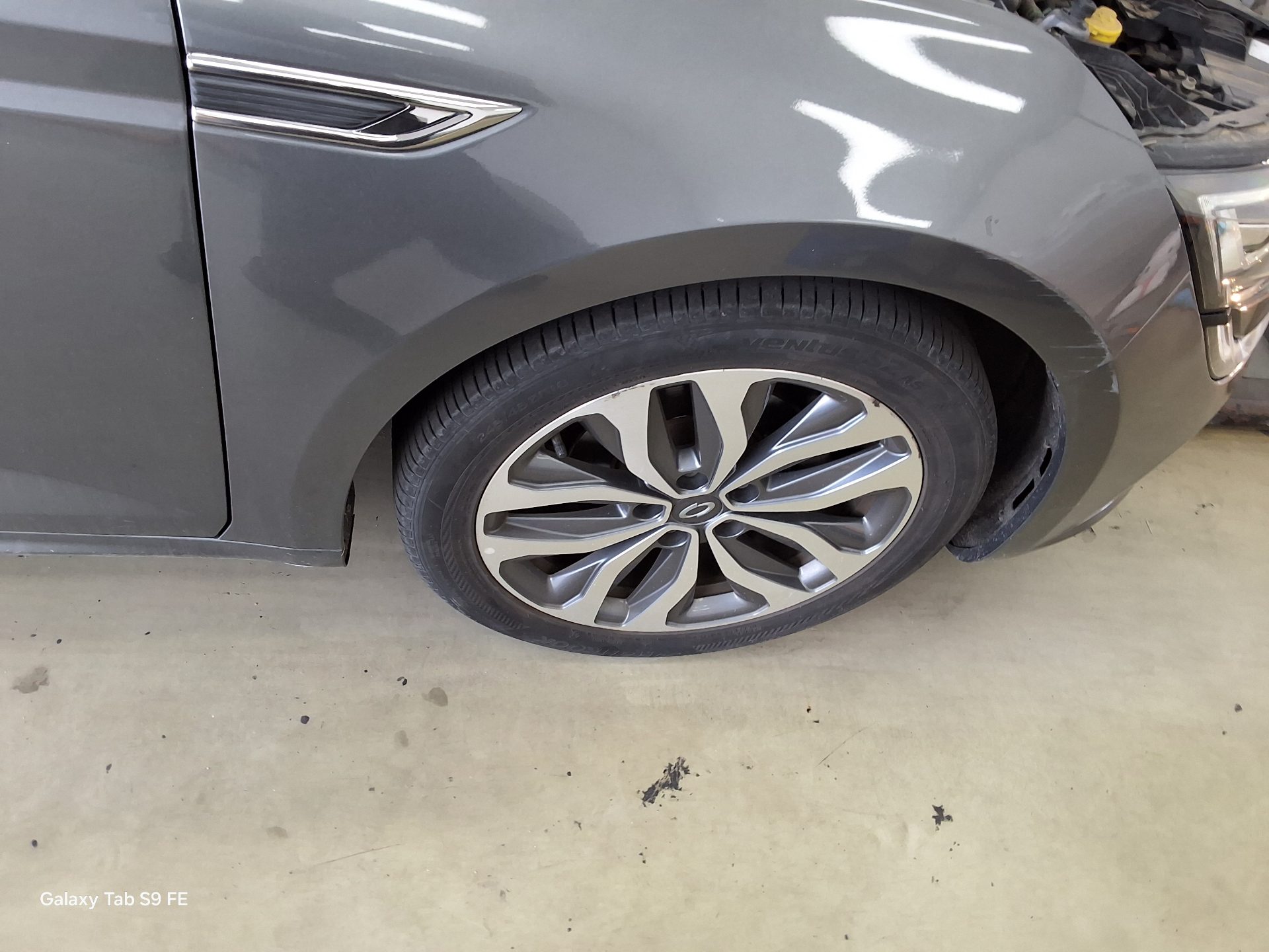 2016 - renault sm6