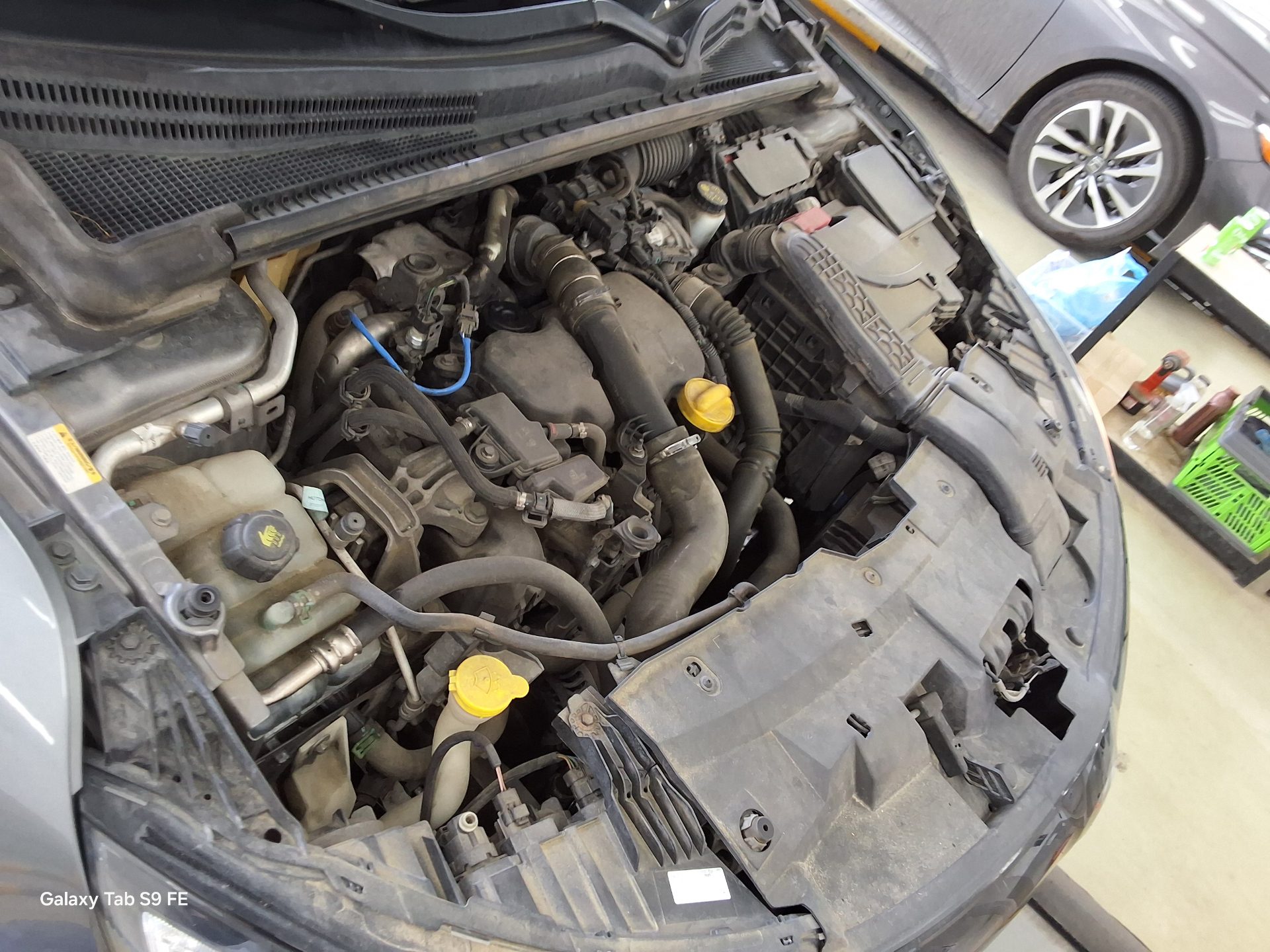 2016 - renault sm6
