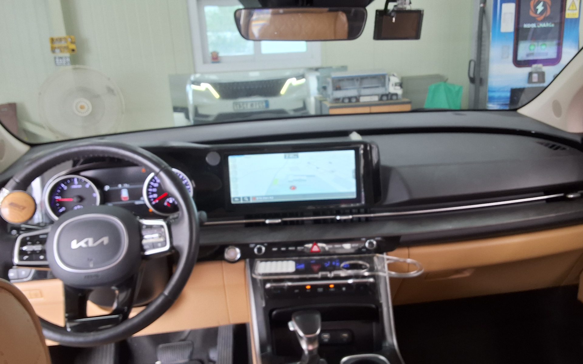 2023 - kia carnival