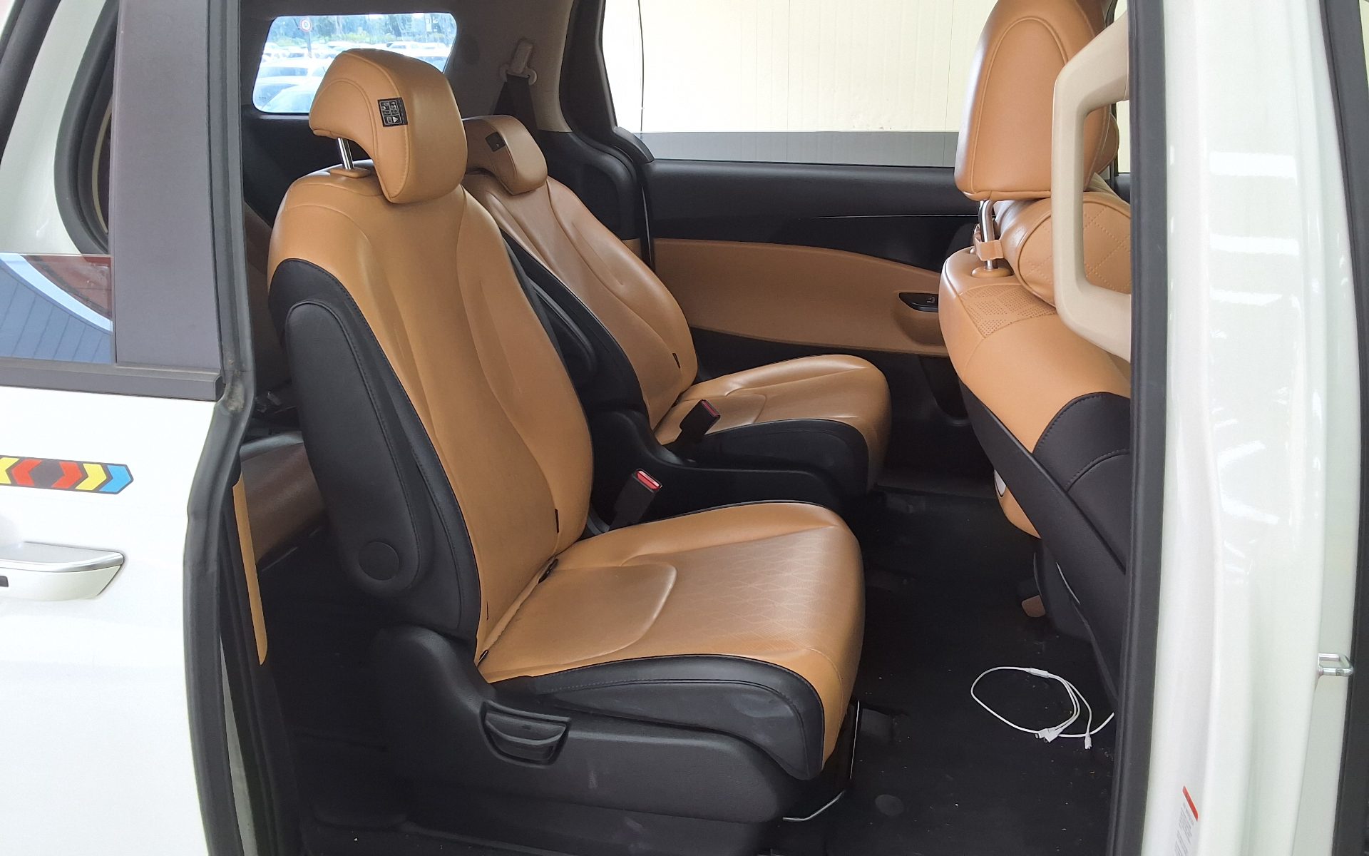 2023 - kia carnival