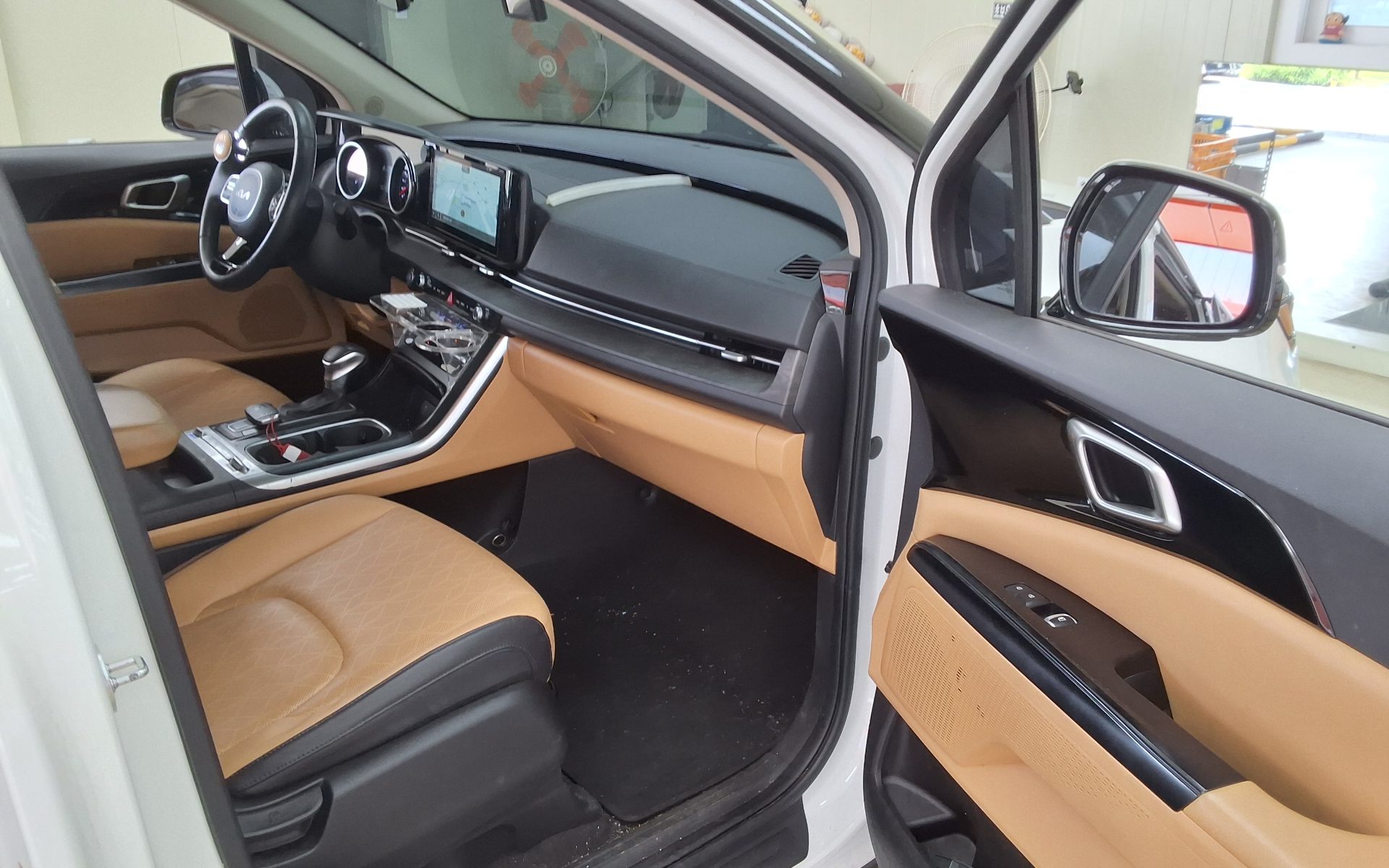 2023 - kia carnival