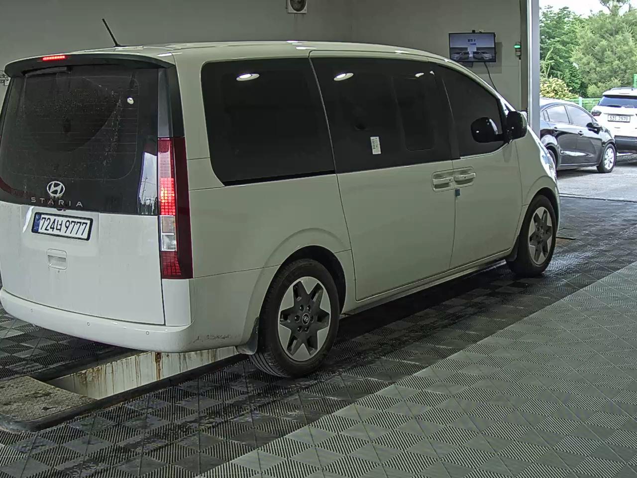 2025 - hyundai staria