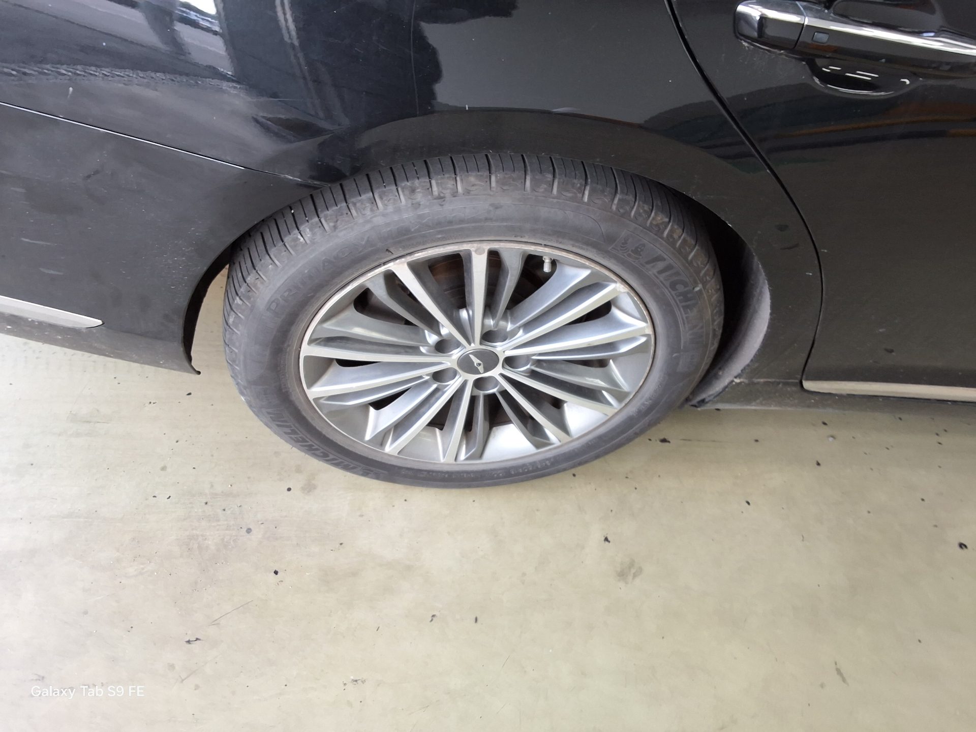 2017 - genesis eq900