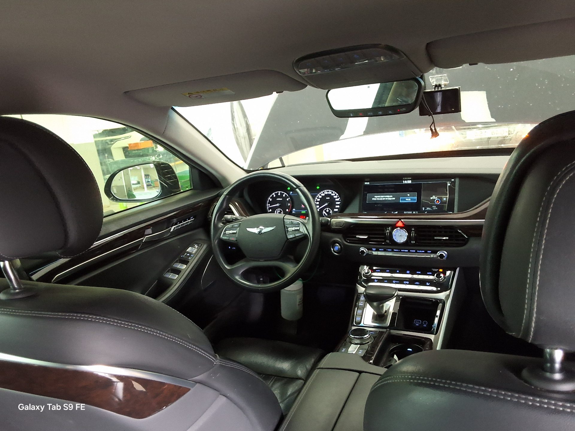 2017 - genesis eq900