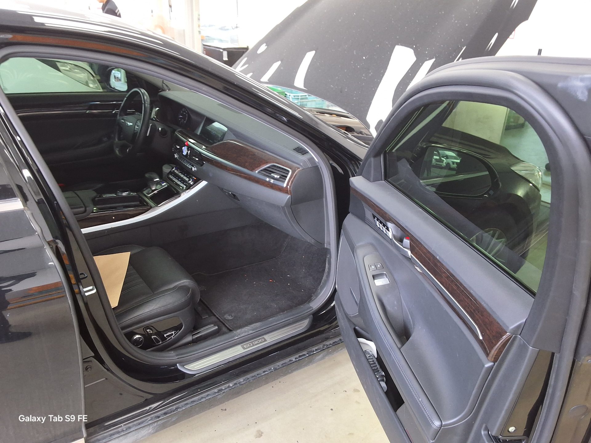 2017 - genesis eq900