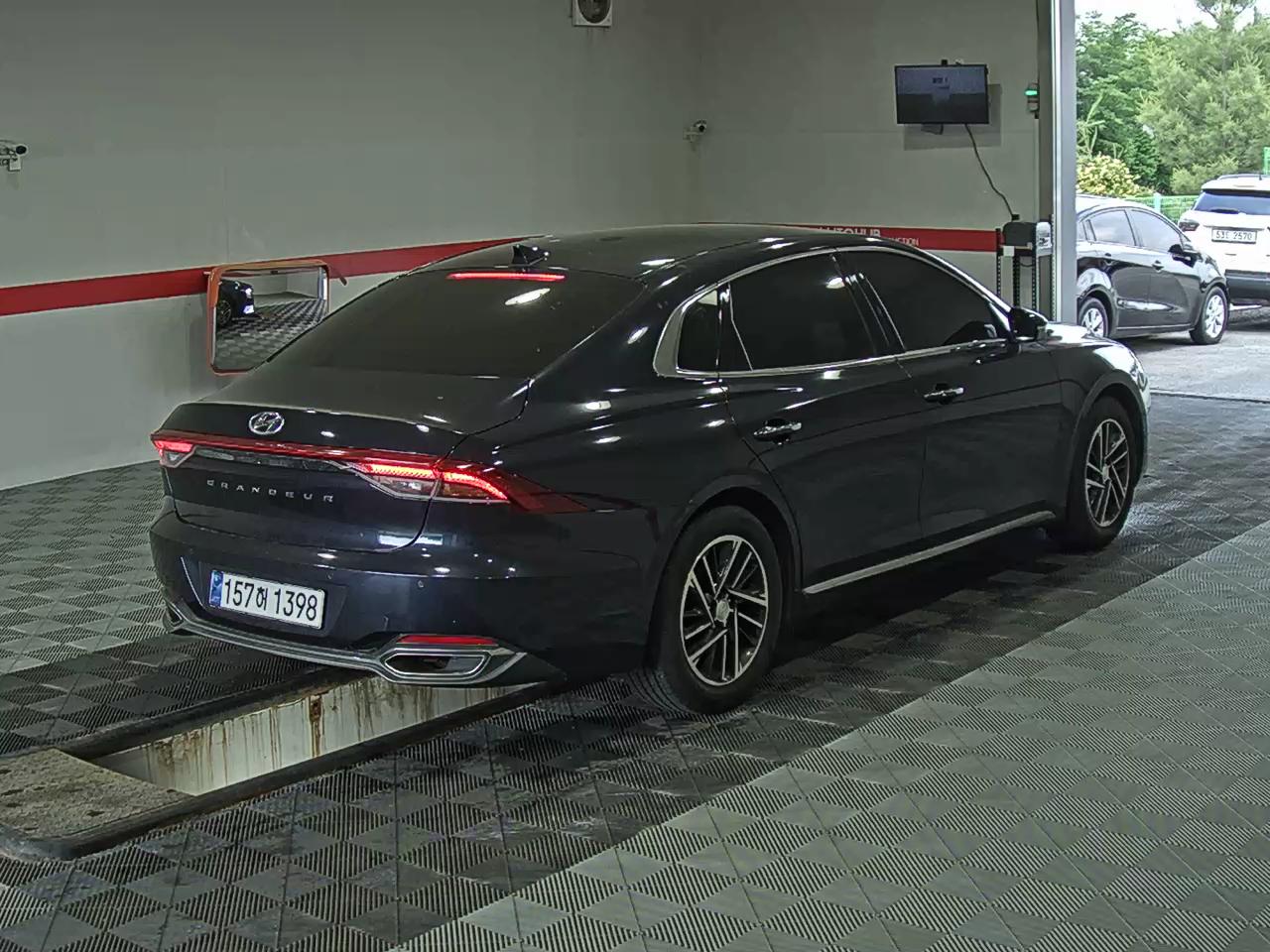 2022 - hyundai grandeur