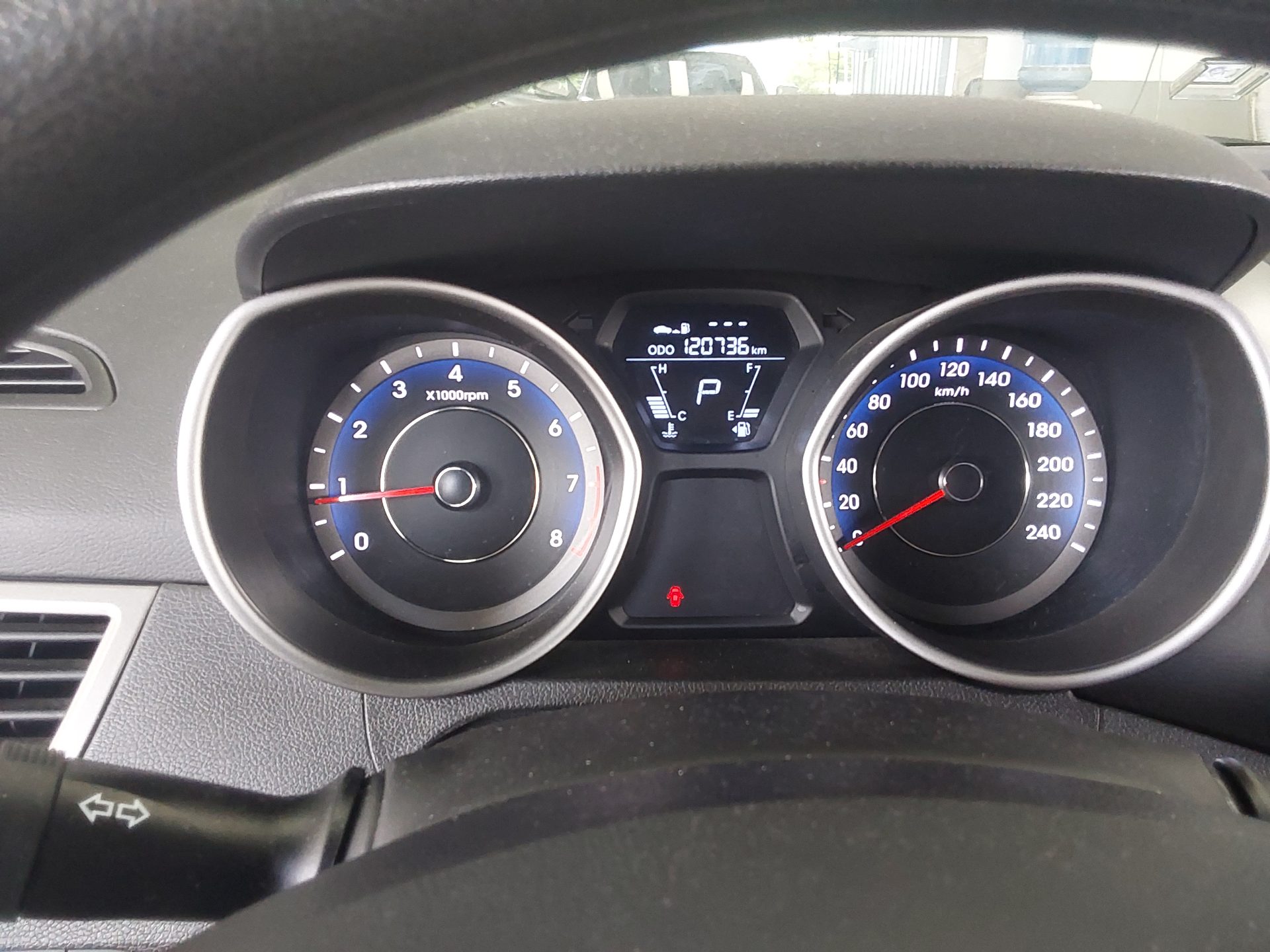 2012 - hyundai avante