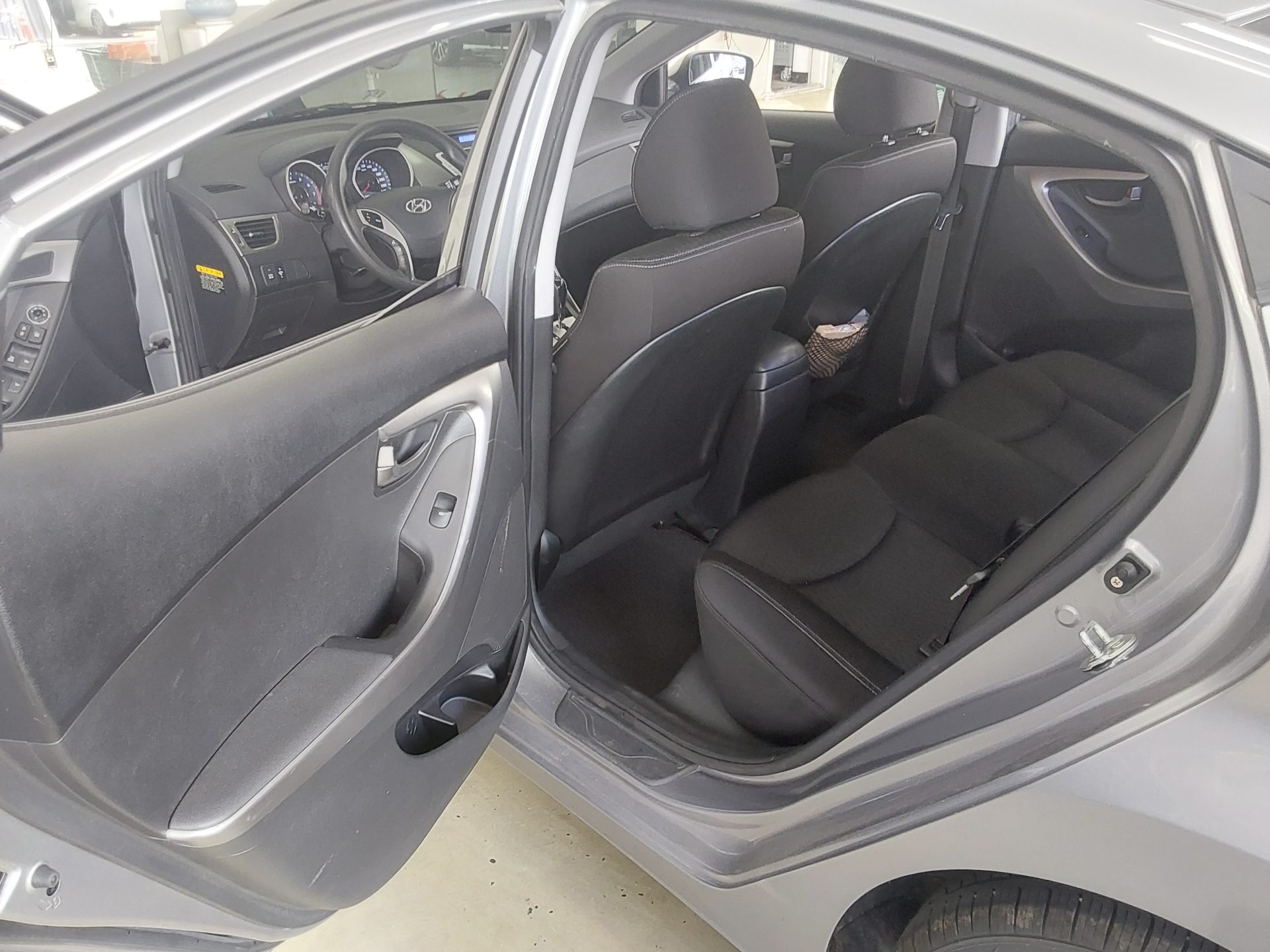 2012 - hyundai avante