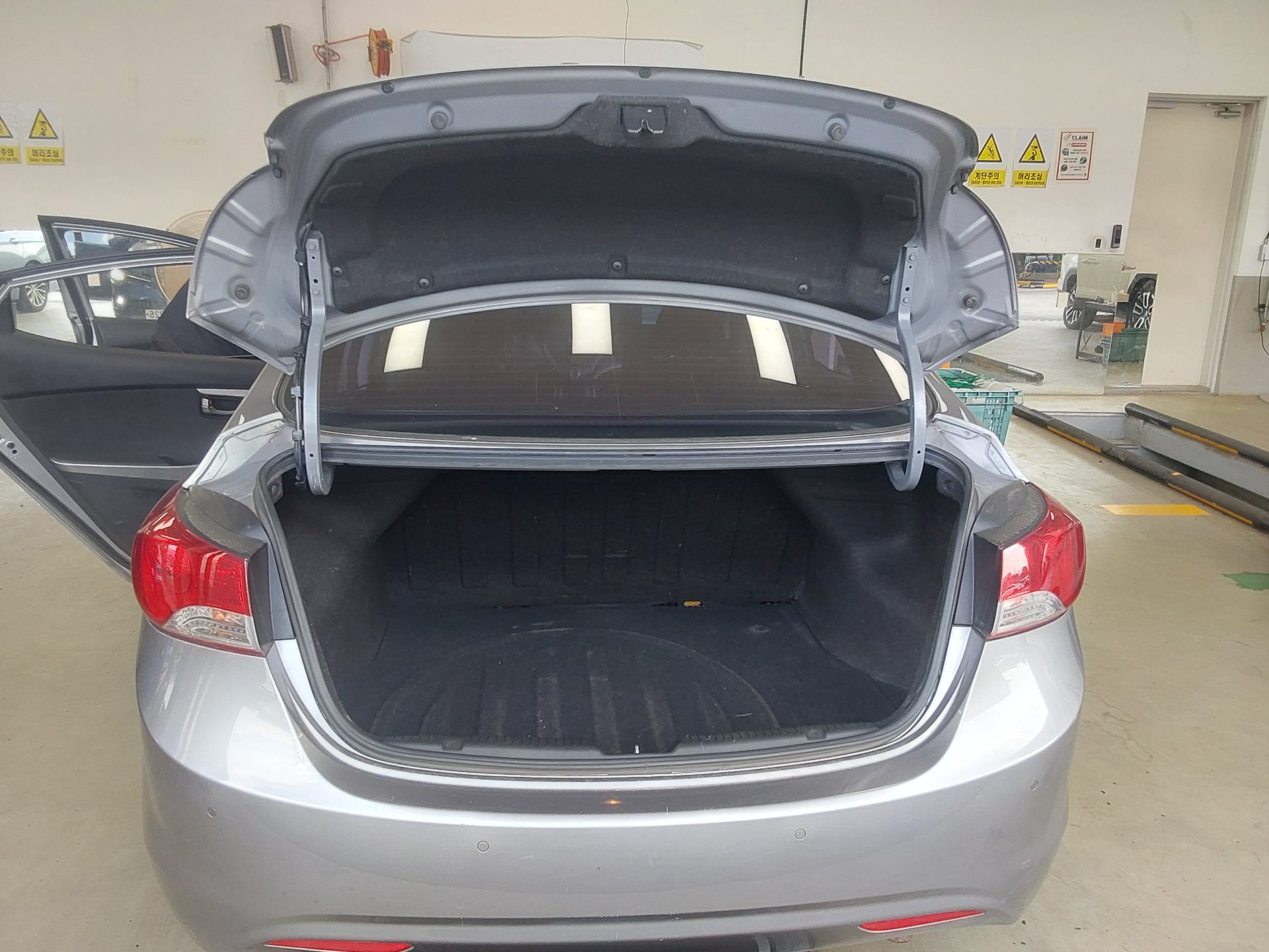 2012 - hyundai avante