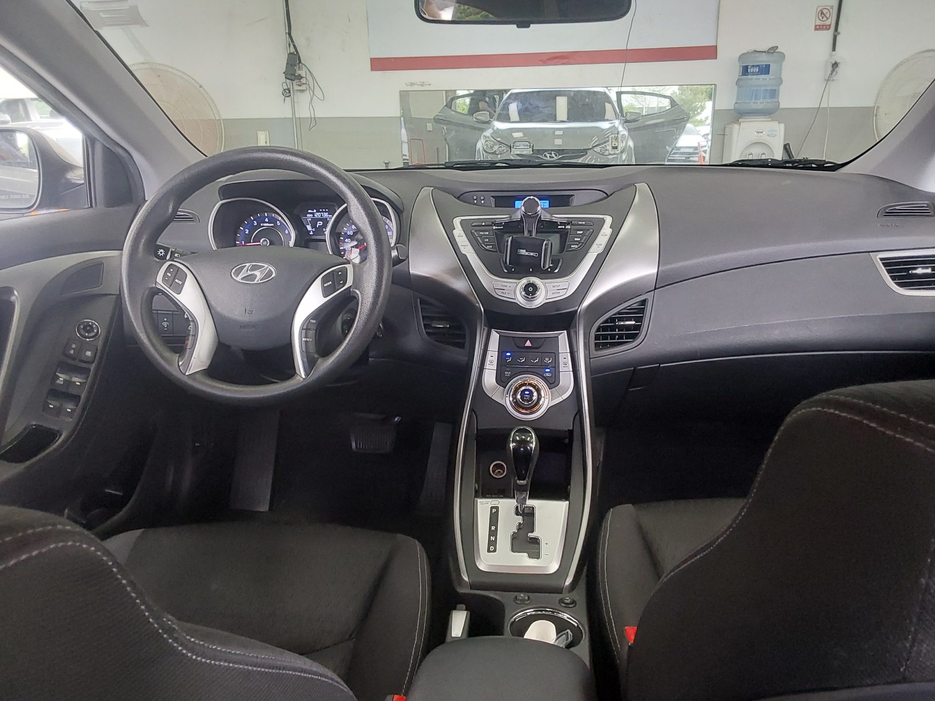 2012 - hyundai avante