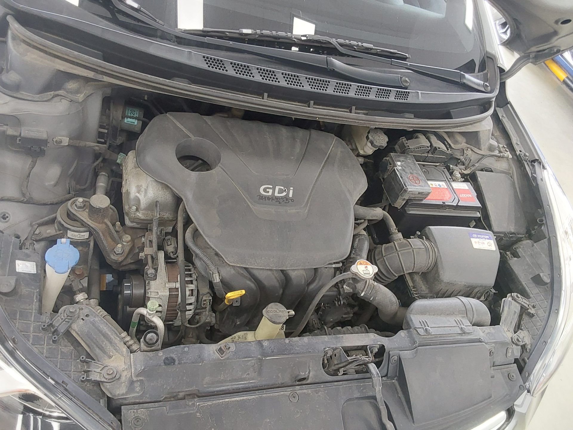 2012 - hyundai avante