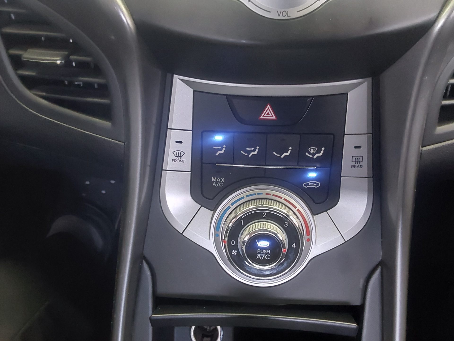2012 - hyundai avante