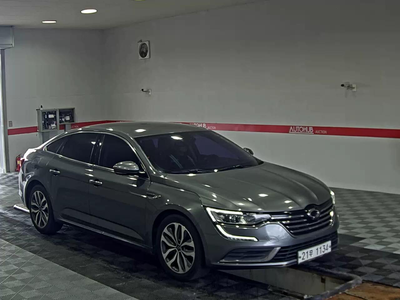 2016 - renault sm6