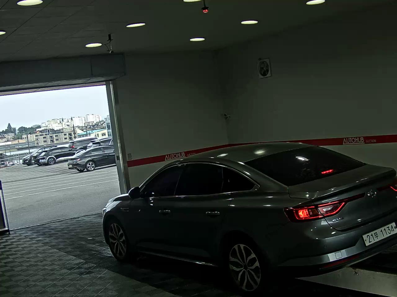 2016 - renault sm6