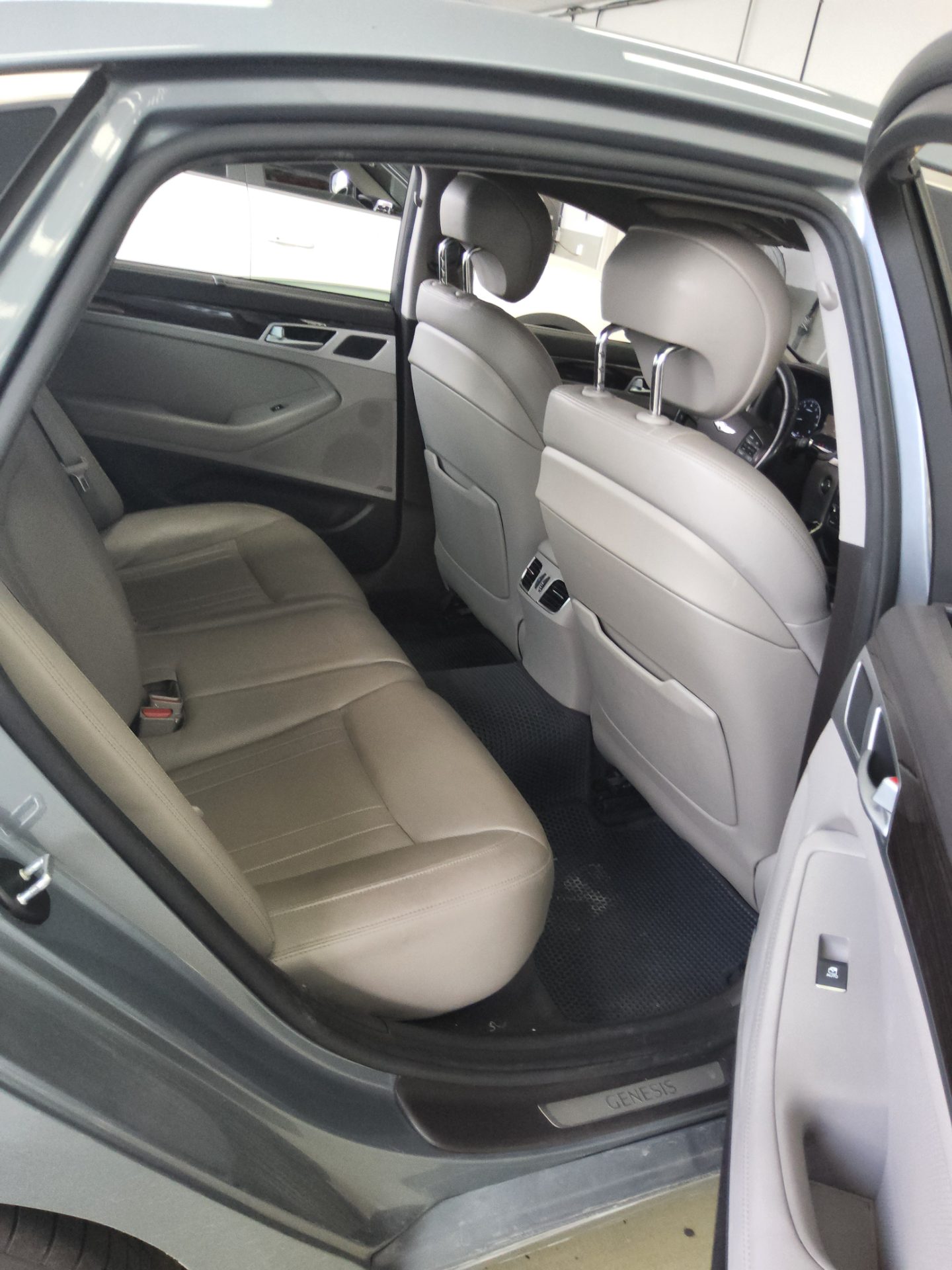 2014 - hyundai g330