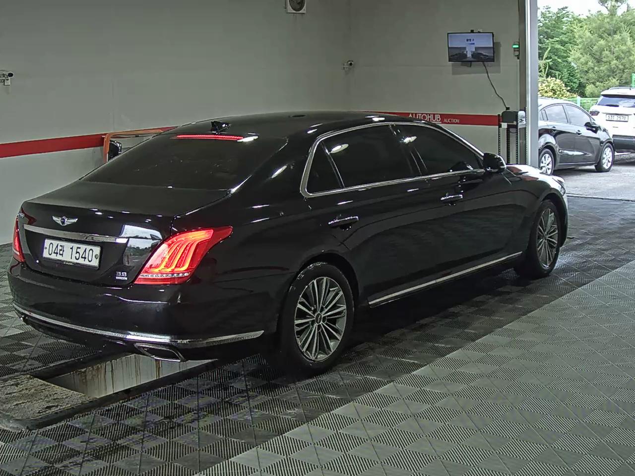 2017 - genesis eq900