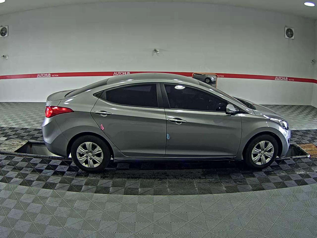 2012 - hyundai avante