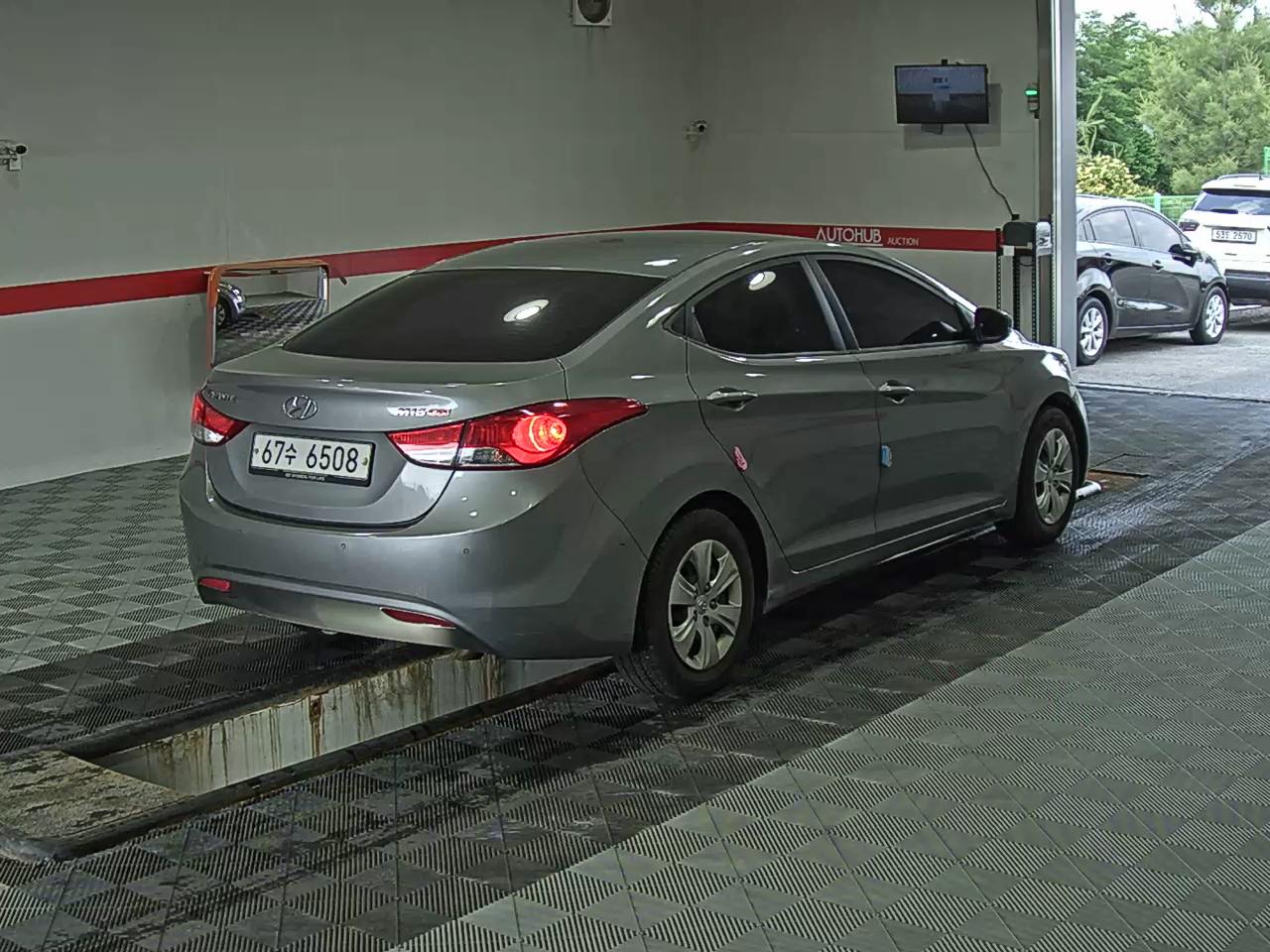 2012 - hyundai avante