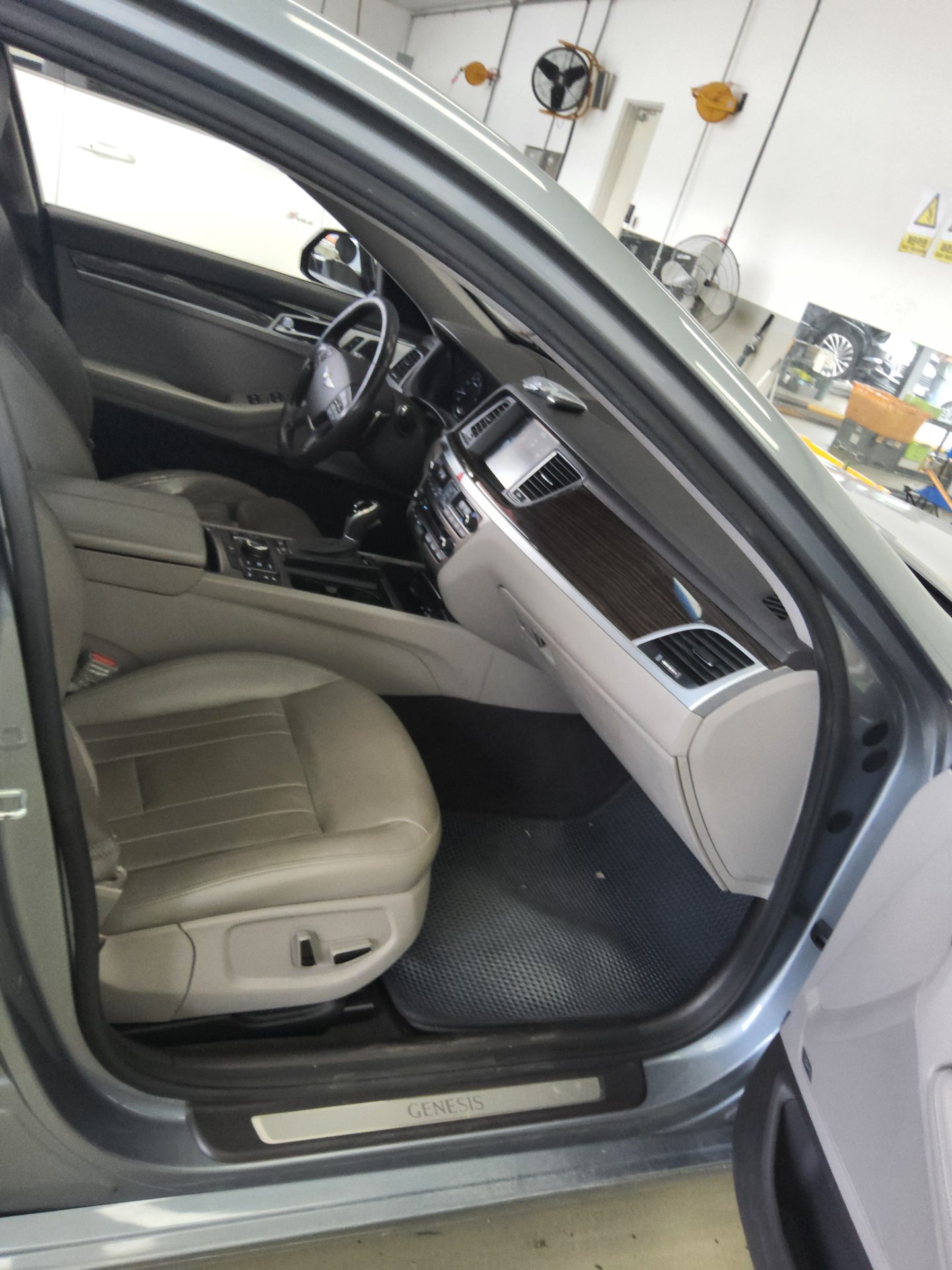2014 - hyundai g330