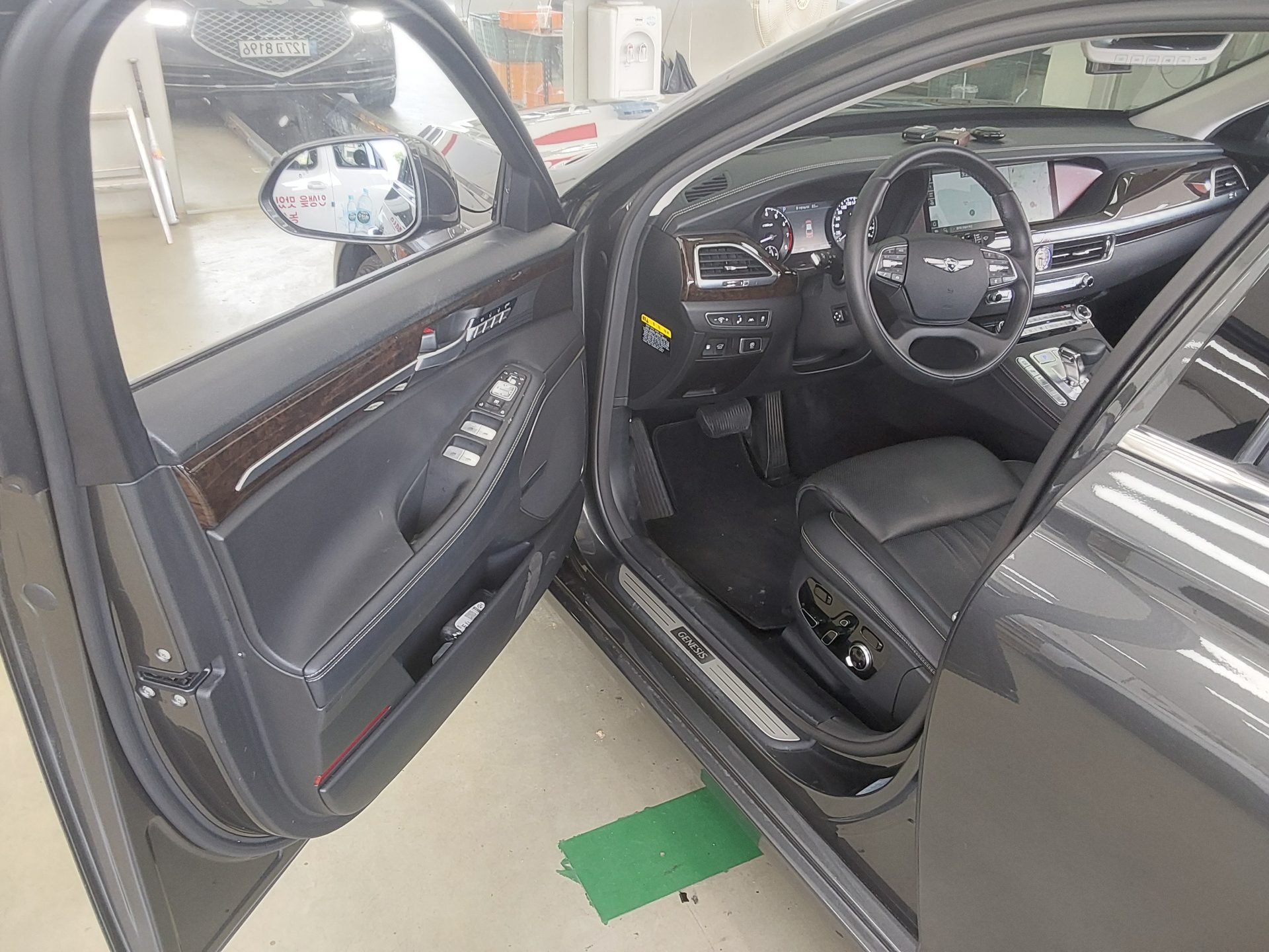 2021 - genesis g90