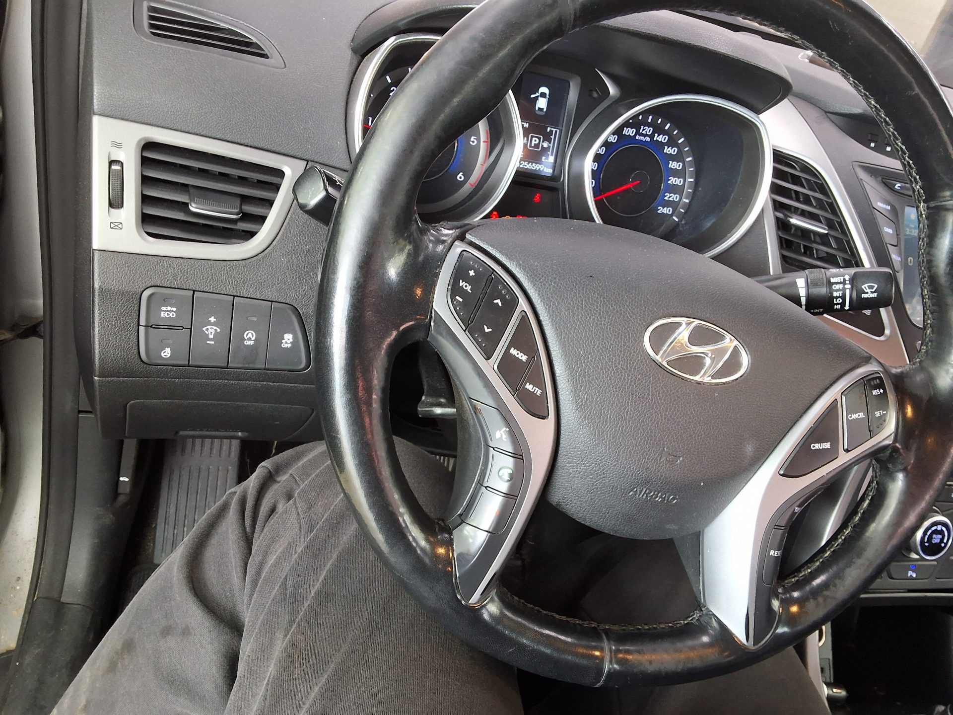 2016 - hyundai avante