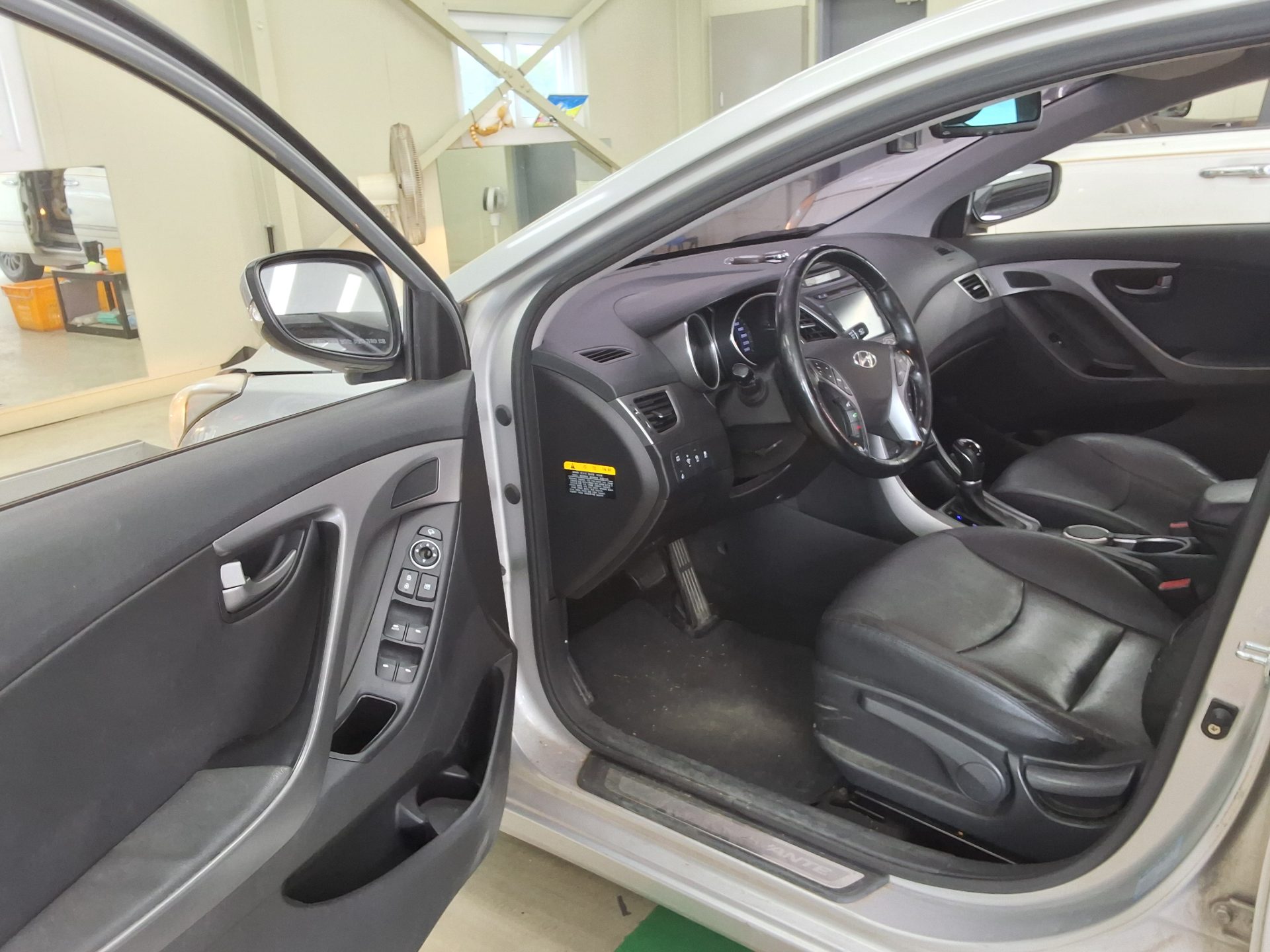 2016 - hyundai avante