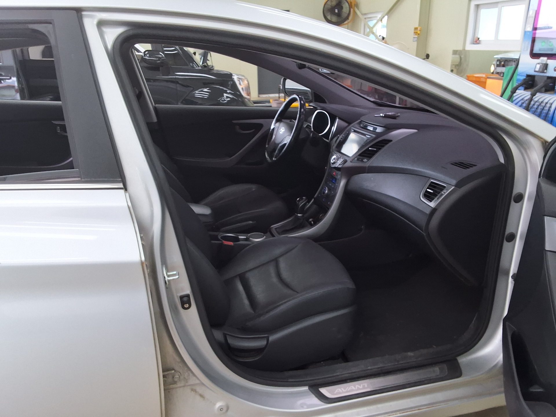 2016 - hyundai avante