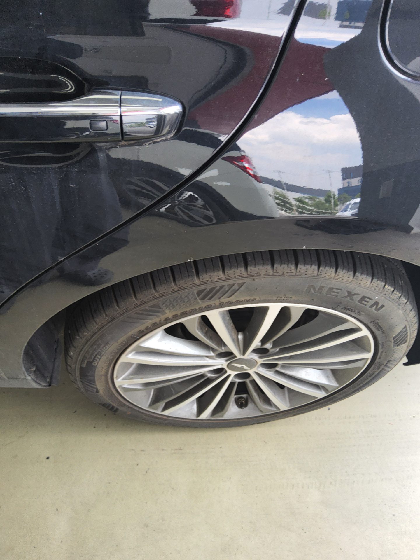 2016 - genesis eq900