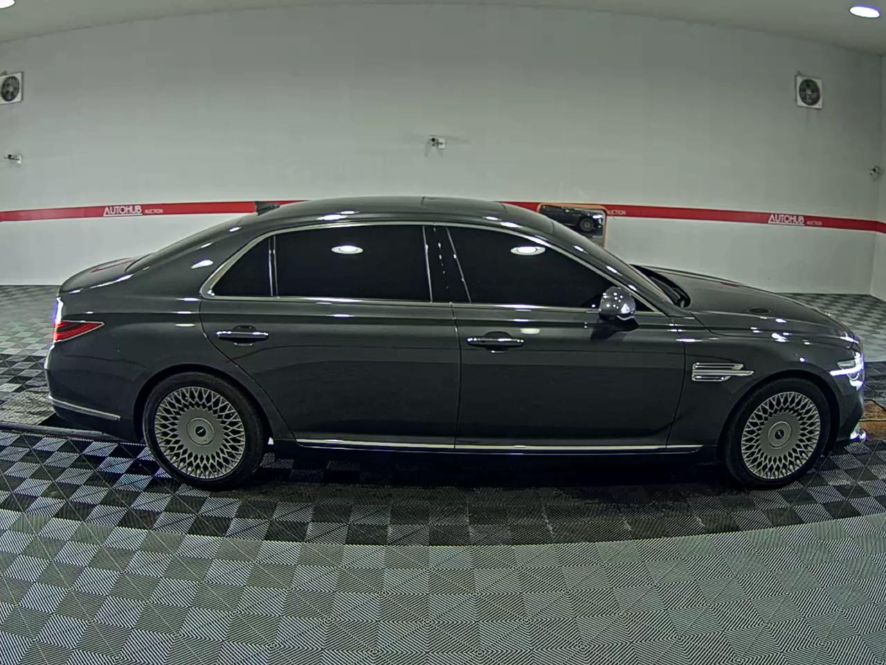 2021 - genesis g90