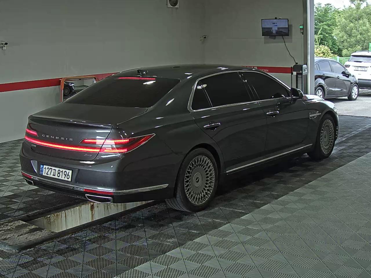 2021 - genesis g90